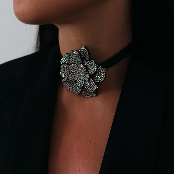 New Rhinestone Flower Large Black Necklace Choker - Picture 6 of 11